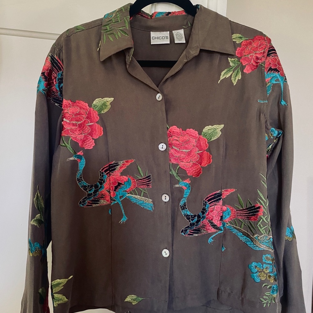 Beautiful 🌺 Embroidered SILK floral bird fitted blouse / jacket. - Picture 4 of 9